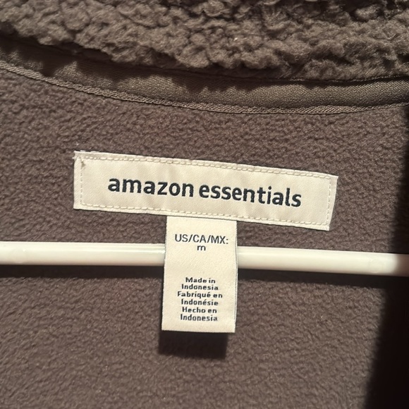 Fleece Pullover, brand new - Picture 2 of 5